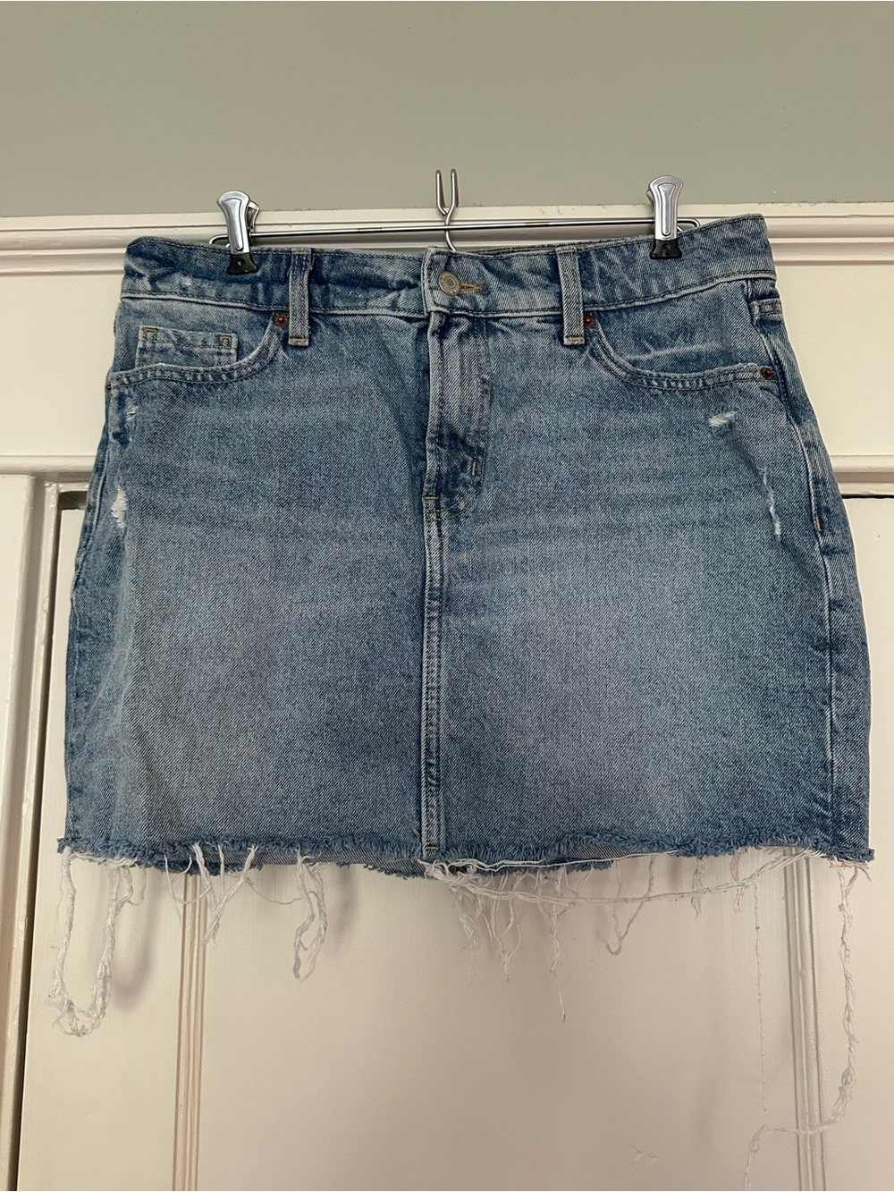 NWOT Old Navy Light Blue Cut Off Denim Mini Skirt